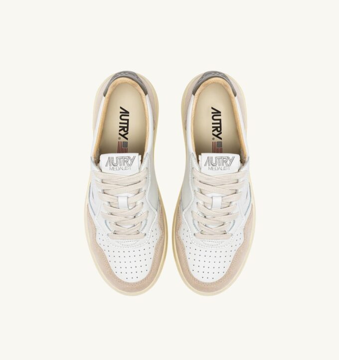 ZAPATILLAS BAJAS MEDALIST DE PIEL ANTE BLANCA Y VERDE COVERT ZAPATILLAS BAJAS MEDALIST DE PIEL ANTE BLANCA Y VERDE COVERT