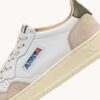 ZAPATILLAS BAJAS MEDALIST DE PIEL ANTE BLANCA Y VERDE COVERT ZAPATILLAS BAJAS MEDALIST DE PIEL ANTE BLANCA Y VERDE COVERT