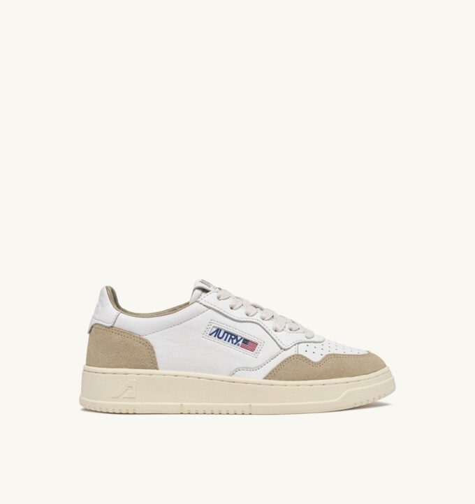 ZAPATILLAS BAJAS MEDALIST DE PIEL BLANCA Y ANTE ESPONJOSO ZAPATILLAS BAJAS MEDALIST DE PIEL BLANCA Y ANTE ESPONJOSO