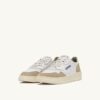 ZAPATILLAS BAJAS MEDALIST DE PIEL BLANCA Y ANTE ESPONJOSO ZAPATILLAS BAJAS MEDALIST DE PIEL BLANCA Y ANTE ESPONJOSO