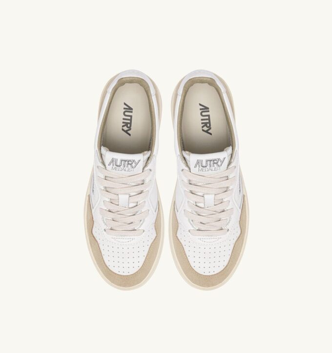 ZAPATILLAS BAJAS MEDALIST DE PIEL BLANCA Y ANTE ESPONJOSO ZAPATILLAS BAJAS MEDALIST DE PIEL BLANCA Y ANTE ESPONJOSO