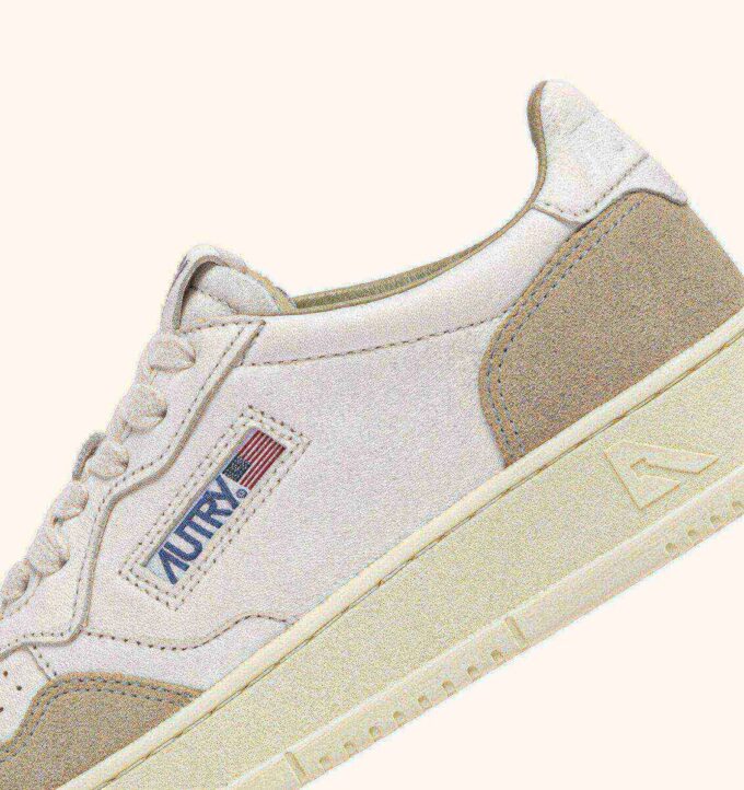 ZAPATILLAS BAJAS MEDALIST DE PIEL BLANCA Y ANTE ESPONJOSO ZAPATILLAS BAJAS MEDALIST DE PIEL BLANCA Y ANTE ESPONJOSO