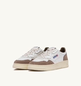ZAPATILLAS BAJAS MEDALIST DE PIEL BLANCA Y ANTE TABACO ZAPATILLAS BAJAS MEDALIST DE PIEL BLANCA Y ANTE TABACO