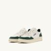 ZAPATILLAS BAJAS MEDALIST DE PIEL BLANCA Y ANTE VERDE BOTELLA ZAPATILLAS BAJAS MEDALIST DE PIEL BLANCA Y ANTE VERDE BOTELLA