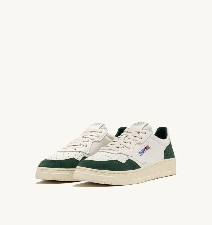 ZAPATILLAS BAJAS MEDALIST DE PIEL BLANCA Y ANTE VERDE BOTELLA ZAPATILLAS BAJAS MEDALIST DE PIEL BLANCA Y ANTE VERDE BOTELLA