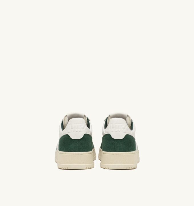 ZAPATILLAS BAJAS MEDALIST DE PIEL BLANCA Y ANTE VERDE BOTELLA ZAPATILLAS BAJAS MEDALIST DE PIEL BLANCA Y ANTE VERDE BOTELLA