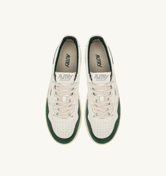 ZAPATILLAS BAJAS MEDALIST DE PIEL BLANCA Y ANTE VERDE BOTELLA ZAPATILLAS BAJAS MEDALIST DE PIEL BLANCA Y ANTE VERDE BOTELLA