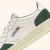 ZAPATILLAS BAJAS MEDALIST DE PIEL BLANCA Y ANTE VERDE BOTELLA ZAPATILLAS BAJAS MEDALIST DE PIEL BLANCA Y ANTE VERDE BOTELLA