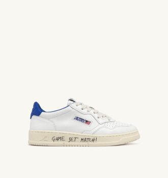ZAPATILLAS BAJAS MEDALIST DE PIEL BLANCA Y AZUL PALACIO CON LETRAS
