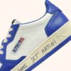 ZAPATILLAS BAJAS MEDALIST DE PIEL BLANCA Y AZUL PALACIO CON LETRAS ZAPATILLAS BAJAS MEDALIST DE PIEL BLANCA Y AZUL PALACIO CON LETRAS