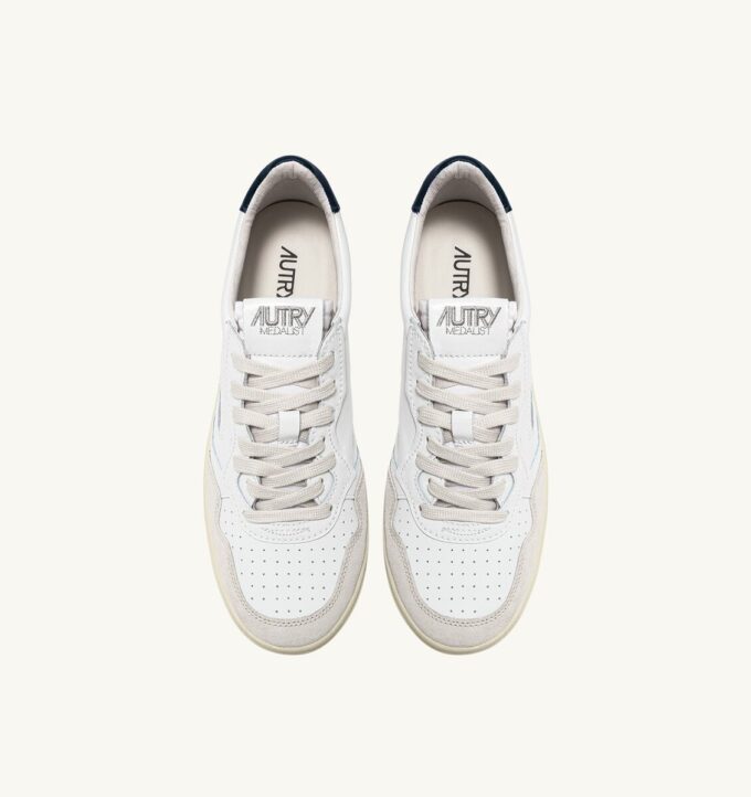 CESTA MEDALISTA BAJA EN CUIR BLANC ET BLEU ET DAIM BEIGE CESTA MEDALISTA BAJA EN CUIR BLANC ET BLEU ET DAIM BEIGE