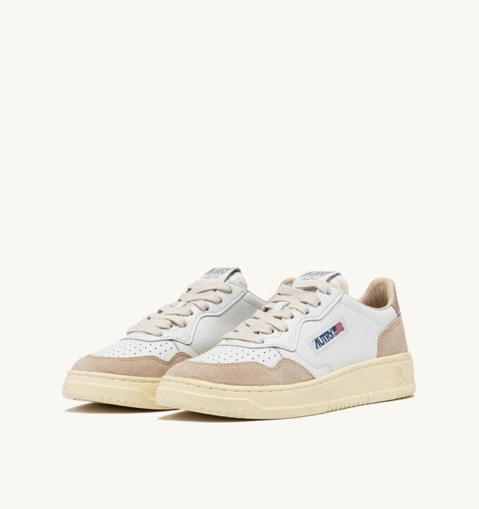 ZAPATILLAS BAJAS MEDALIST DE PIEL BLANCA Y DORADA