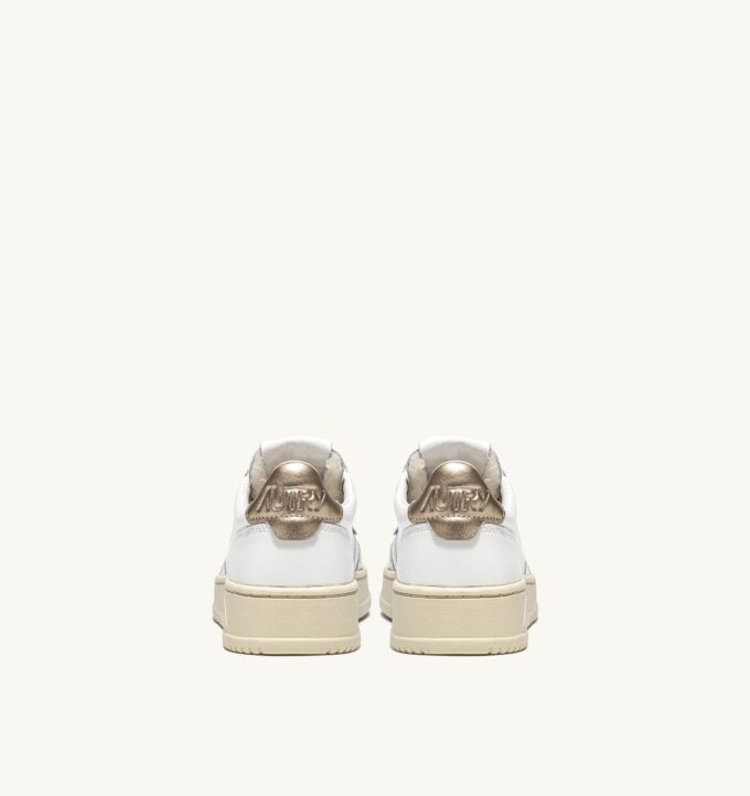 ZAPATILLAS BAJAS MEDALIST DE PIEL BLANCA Y DORADA