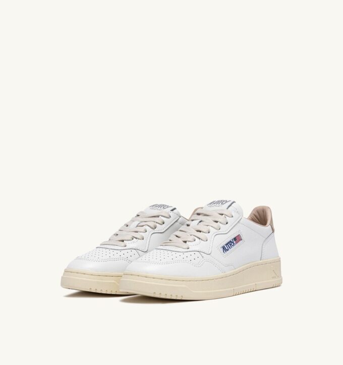 ZAPATILLAS BAJAS MEDALIST DE PIEL BLANCA Y ESPUMA TIDAL ZAPATILLAS BAJAS MEDALIST DE PIEL BLANCA Y ESPUMA TIDAL
