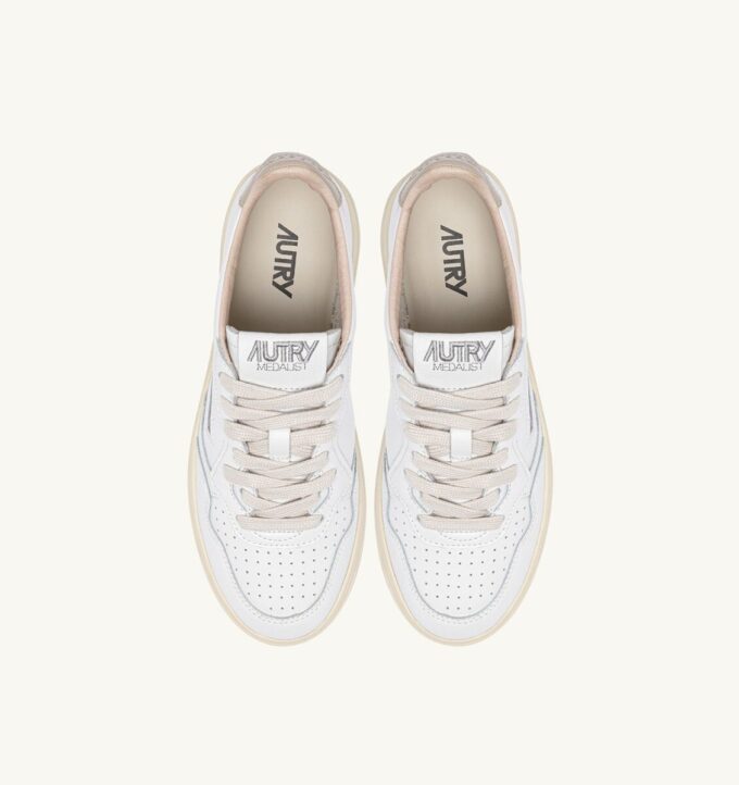 ZAPATILLAS BAJAS MEDALIST DE PIEL BLANCA Y ESPUMA TIDAL ZAPATILLAS BAJAS MEDALIST DE PIEL BLANCA Y ESPUMA TIDAL