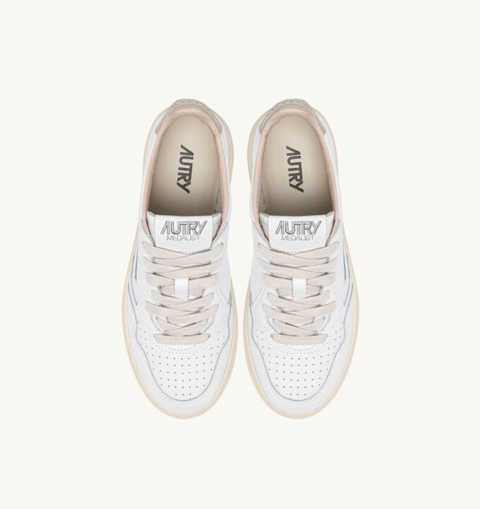 ZAPATILLAS BAJAS MEDALIST DE PIEL BLANCA Y ESPUMA TIDAL ZAPATILLAS BAJAS MEDALIST DE PIEL BLANCA Y ESPUMA TIDAL
