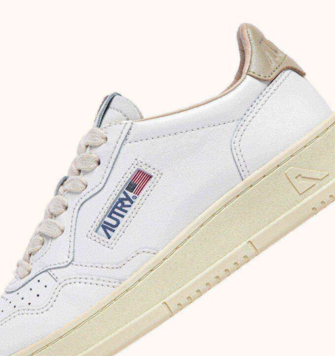 ZAPATILLAS BAJAS MEDALIST DE PIEL BLANCA Y ESPUMA TIDAL ZAPATILLAS BAJAS MEDALIST DE PIEL BLANCA Y ESPUMA TIDAL