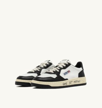 ZAPATILLAS BAJAS MEDALIST DE PIEL BLANCA Y NEGRA CON LETRAS