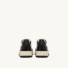 ZAPATILLAS BAJAS MEDALIST DE PIEL BLANCA Y NEGRA CON LETRAS ZAPATILLAS BAJAS MEDALIST DE PIEL BLANCA Y NEGRA CON LETRAS