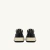 ZAPATILLAS BAJAS MEDALIST DE PIEL BLANCA Y NEGRA CON LETRAS ZAPATILLAS BAJAS MEDALIST DE PIEL BLANCA Y NEGRA CON LETRAS