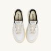 ZAPATILLAS BAJAS MEDALIST DE PIEL BLANCA Y NEGRA CON LETRAS ZAPATILLAS BAJAS MEDALIST DE PIEL BLANCA Y NEGRA CON LETRAS