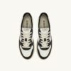 ZAPATILLAS BAJAS MEDALIST DE PIEL BLANCA Y NEGRA CON LETRAS ZAPATILLAS BAJAS MEDALIST DE PIEL BLANCA Y NEGRA CON LETRAS