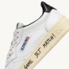 ZAPATILLAS BAJAS MEDALIST DE PIEL BLANCA Y NEGRA CON LETRAS ZAPATILLAS BAJAS MEDALIST DE PIEL BLANCA Y NEGRA CON LETRAS