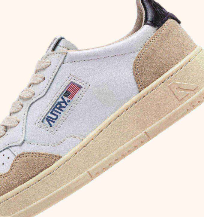ZAPATILLAS BAJAS MEDALIST DE PIEL BLANCA Y NEGRA Y ANTE BEIGE ZAPATILLAS BAJAS MEDALIST DE PIEL BLANCA Y NEGRA Y ANTE BEIGE