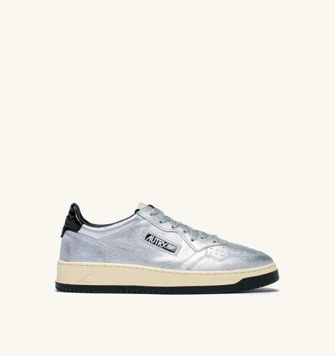 ZAPATILLAS BAJAS MEDALIST DE PIEL METALIZADA PLATEADA Y NEGRA ZAPATILLAS BAJAS MEDALIST DE PIEL METALIZADA PLATEADA Y NEGRA