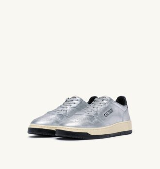 ZAPATILLAS BAJAS MEDALIST DE PIEL METALIZADA PLATEADA Y NEGRA