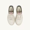 ZAPATILLAS BAJAS MEDALIST DE PIEL TEXTURIZADA BLANCA CON DETALLES PLATEADOS Y ROSAS ZAPATILLAS BAJAS MEDALIST DE PIEL TEXTURIZADA BLANCA CON DETALLES PLATEADOS Y ROSAS