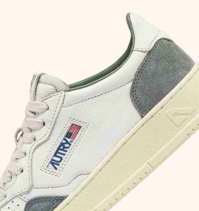 ZAPATILLAS BAJAS MEDALIST DE PIEL Y ANTE BLANCO Y GRIS