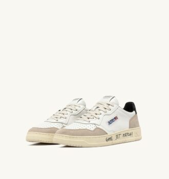 ZAPATILLAS BAJAS MEDALIST DE PIEL Y ANTE BLANCO Y NEGRO CON LETRAS