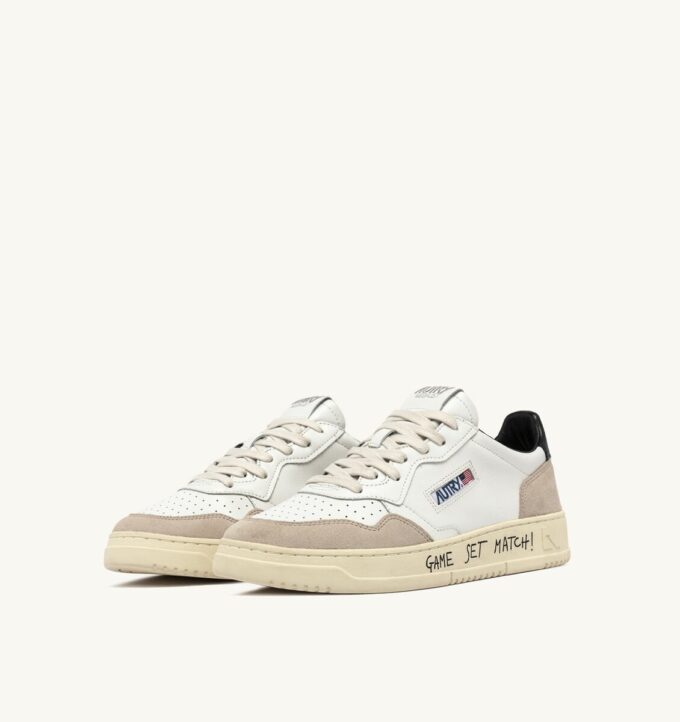 ZAPATILLAS BAJAS MEDALIST DE PIEL Y ANTE BLANCO Y NEGRO CON LETRAS ZAPATILLAS BAJAS MEDALIST DE PIEL Y ANTE BLANCO Y NEGRO CON LETRAS