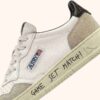 ZAPATILLAS BAJAS MEDALIST DE PIEL Y ANTE BLANCO Y NEGRO CON LETRAS ZAPATILLAS BAJAS MEDALIST DE PIEL Y ANTE BLANCO Y NEGRO CON LETRAS
