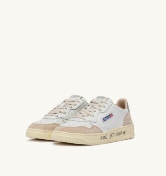 ZAPATILLAS BAJAS MEDALIST DE PIEL Y ANTE BLANCO Y PLATA CON LETRAS
