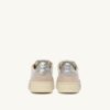 ZAPATILLAS BAJAS MEDALIST DE PIEL Y ANTE BLANCO Y PLATA CON LETRAS