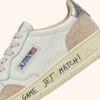 ZAPATILLAS BAJAS MEDALIST DE PIEL Y ANTE BLANCO Y PLATA CON LETRAS