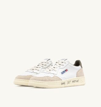 ZAPATILLAS BAJAS MEDALIST DE PIEL Y ANTE COLOR BLANCO Y VERDE CUBIERTO CON LETRAS ZAPATILLAS BAJAS MEDALIST DE PIEL Y ANTE COLOR BLANCO Y VERDE CUBIERTO CON LETRAS