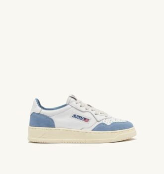 ZAPATILLAS BAJAS MEDALIST DE PIEL Y ANTE EN COLOR BLANCO Y AZUL CLARO