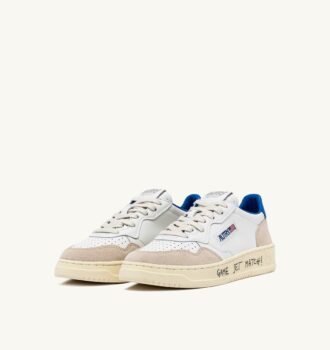 ZAPATILLAS BAJAS MEDALIST DE PIEL Y ANTE EN COLOR BLANCO Y AZUL PALACIO CON LETRAS