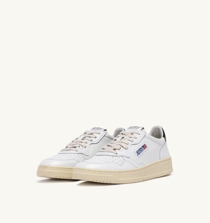 ZAPATILLAS BAJAS MEDALIST DE PIEL Y BLANCO MONTAÑA ZAPATILLAS BAJAS MEDALIST DE PIEL Y BLANCO MONTAÑA