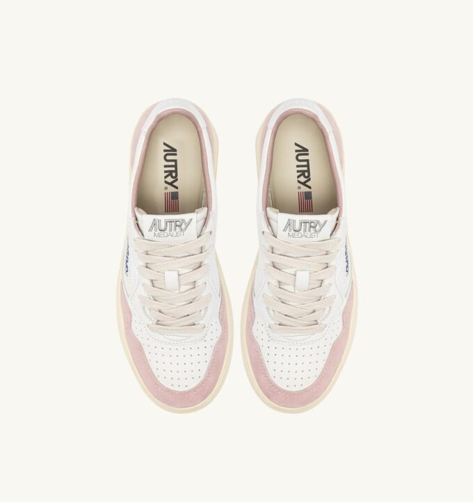 ZAPATILLAS BAJAS MEDALIST EN ANTE BLANCO Y PIEL POLVO ZAPATILLAS BAJAS MEDALIST EN ANTE BLANCO Y PIEL POLVO