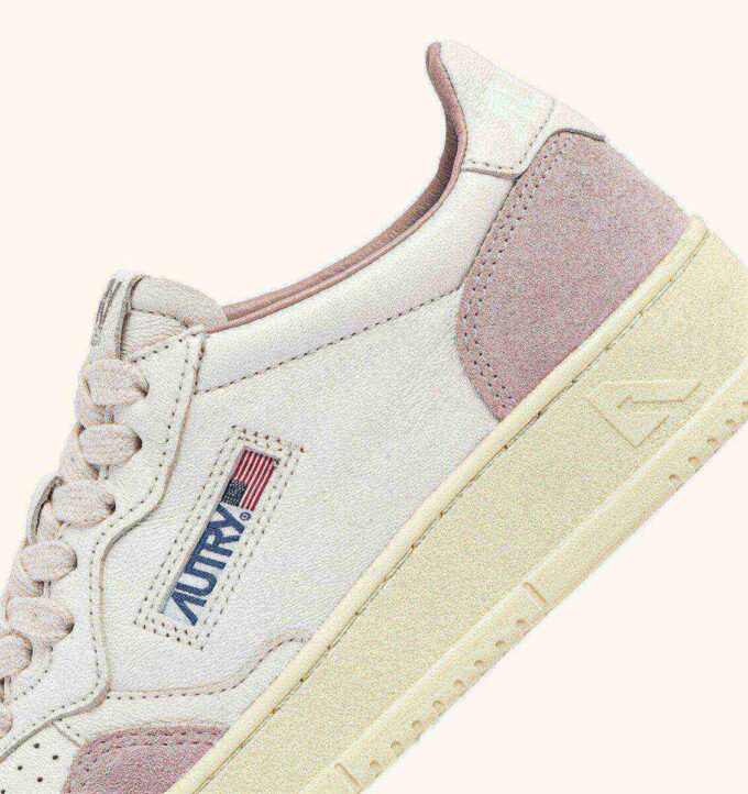 ZAPATILLAS BAJAS MEDALIST EN ANTE BLANCO Y PIEL POLVO ZAPATILLAS BAJAS MEDALIST EN ANTE BLANCO Y PIEL POLVO