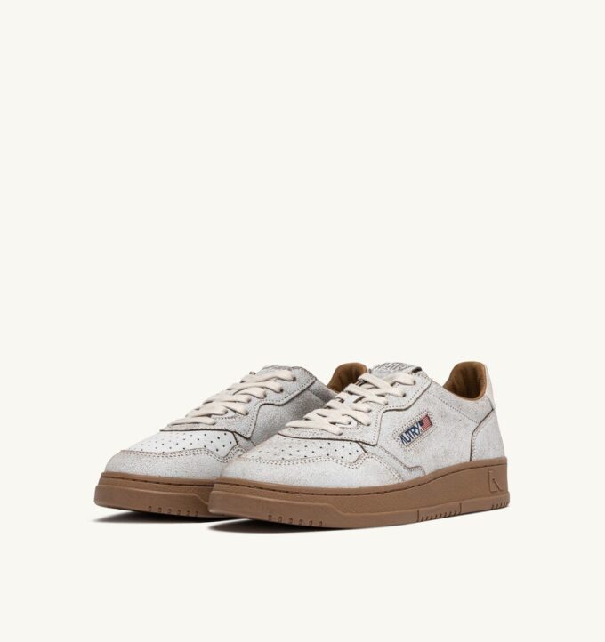 ZAPATILLAS BAJAS MEDALIST EN ANTE EFECTO RASGADO BLANCO Y MARRÓN TABACO ZAPATILLAS BAJAS MEDALIST EN ANTE EFECTO RASGADO BLANCO Y MARRÓN TABACO