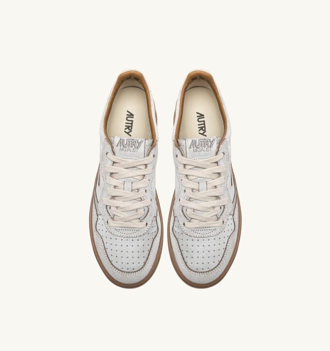 ZAPATILLAS BAJAS MEDALIST EN ANTE EFECTO RASGADO BLANCO Y MARRÓN TABACO ZAPATILLAS BAJAS MEDALIST EN ANTE EFECTO RASGADO BLANCO Y MARRÓN TABACO