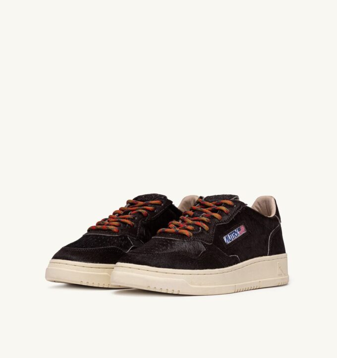 ZAPATILLAS BAJAS MEDALIST EN EFECTO PELO DE PONI MARRÓN CHOCOLATE