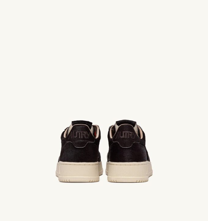 ZAPATILLAS BAJAS MEDALIST EN EFECTO PELO DE PONI MARRÓN CHOCOLATE