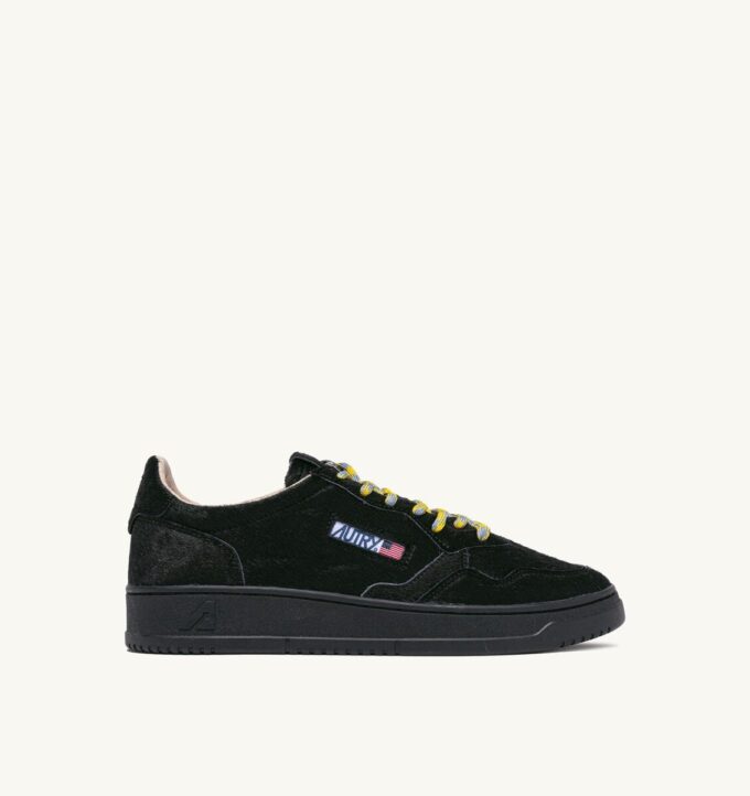 ZAPATILLAS BAJAS MEDALIST EN EFECTO PELO DE PONI NEGRO ZAPATILLAS BAJAS MEDALIST EN EFECTO PELO DE PONI NEGRO