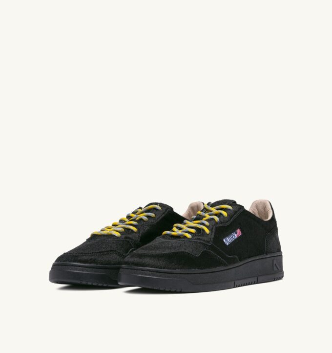 ZAPATILLAS BAJAS MEDALIST EN EFECTO PELO DE PONI NEGRO ZAPATILLAS BAJAS MEDALIST EN EFECTO PELO DE PONI NEGRO
